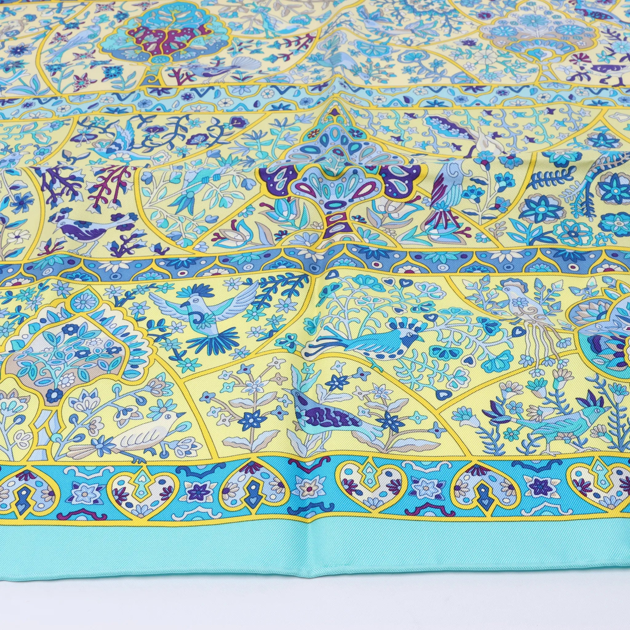 Hermès Carré 90 "Au Pays des Oiseaux Fleurs" Silk handkerchief in Blue
