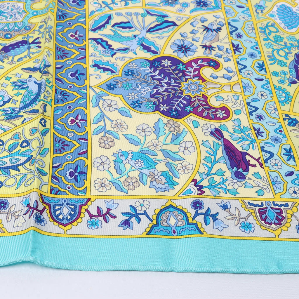 Hermès Carré 90 "Au Pays des Oiseaux Fleurs" Silk handkerchief in Blue