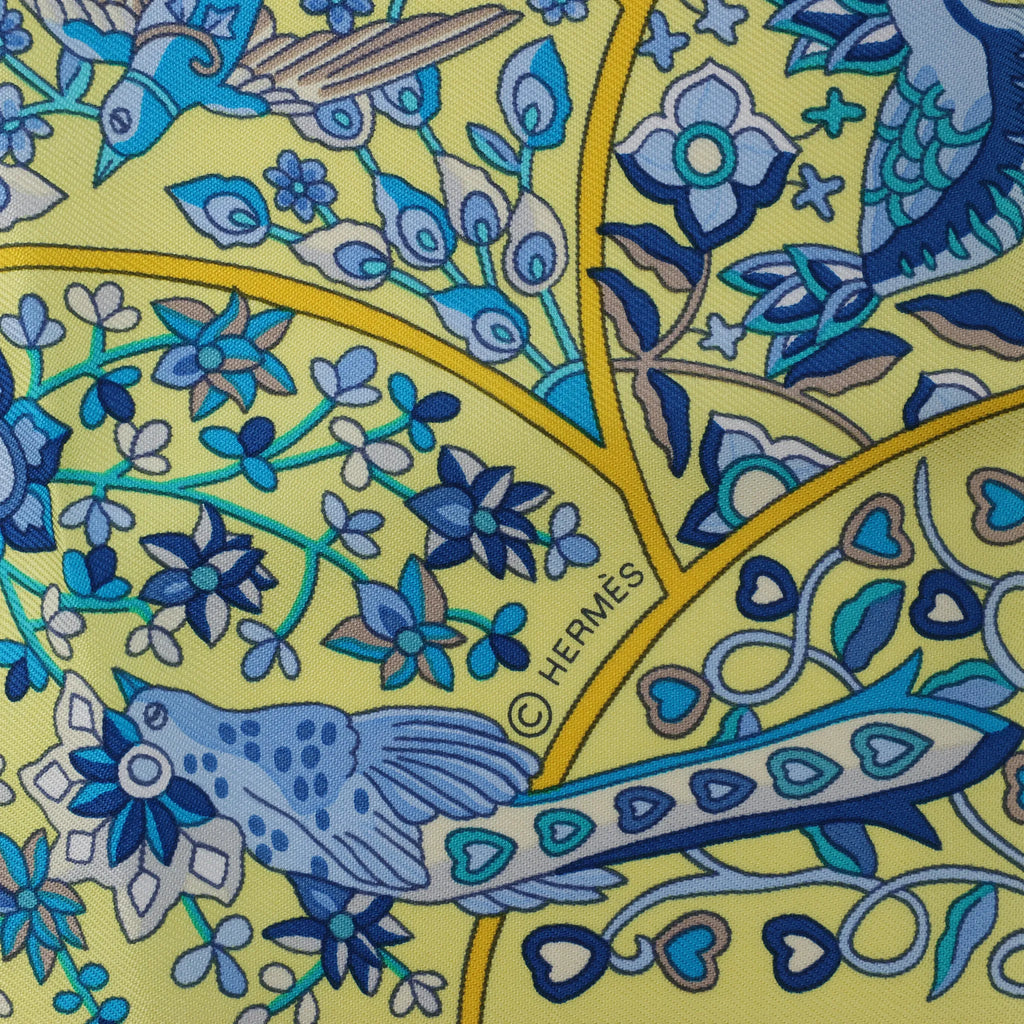 Hermès Carré 90 "Au Pays des Oiseaux Fleurs" Silk handkerchief in Blue