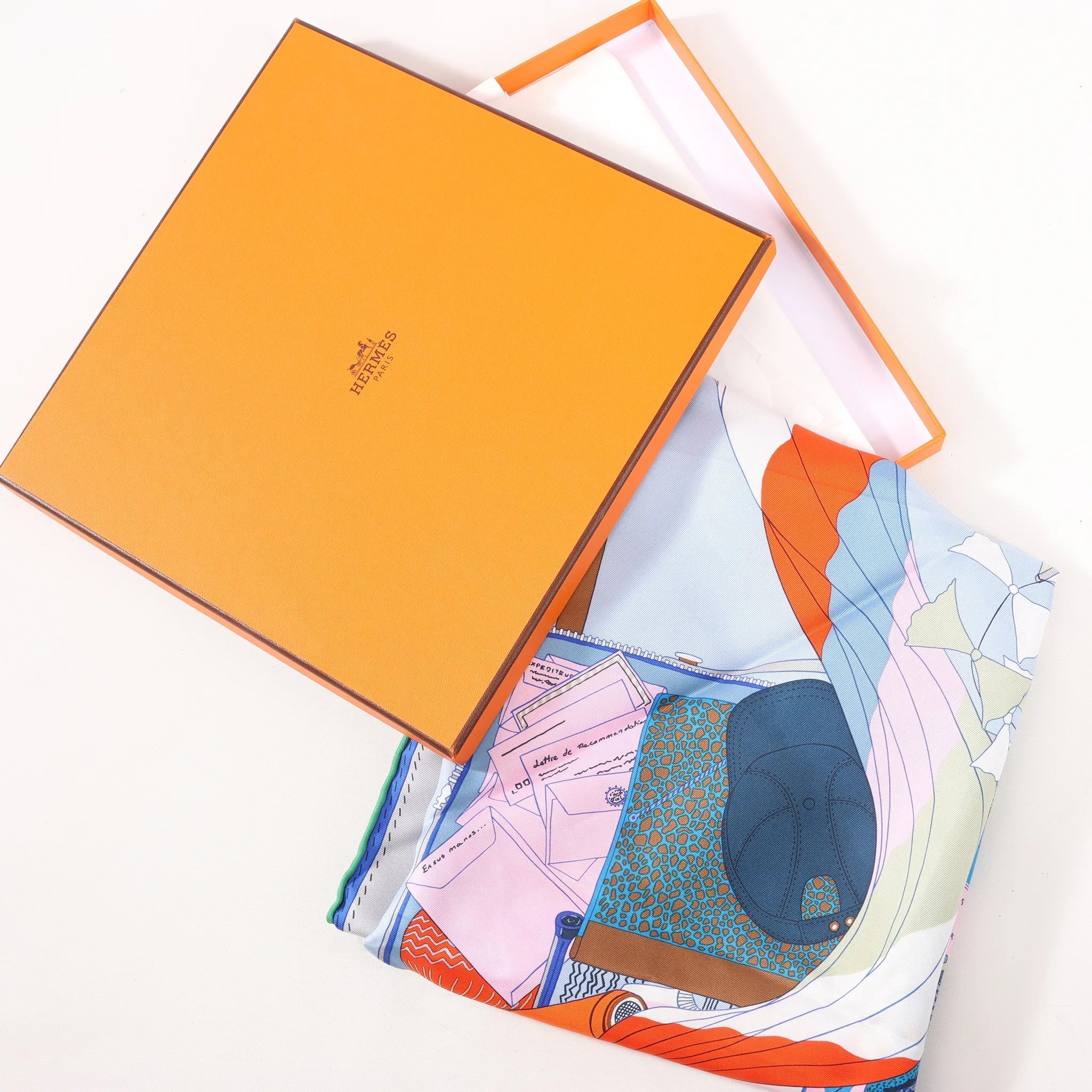 Hermès Carré 90 "BAGAGE A MAIN" Silk handkerchief in Blue