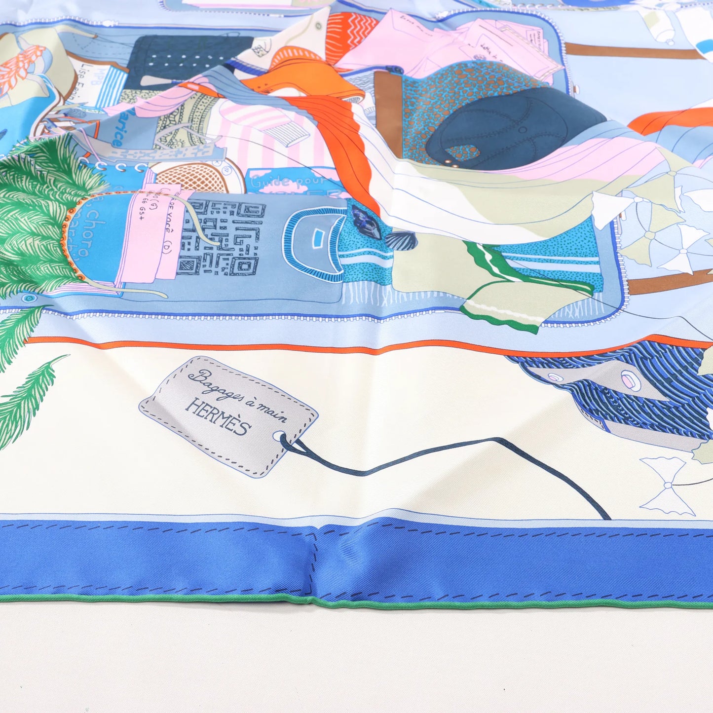 Hermès Carré 90 „BAGAGE A MAIN“ Seidentaschentuch in Blau