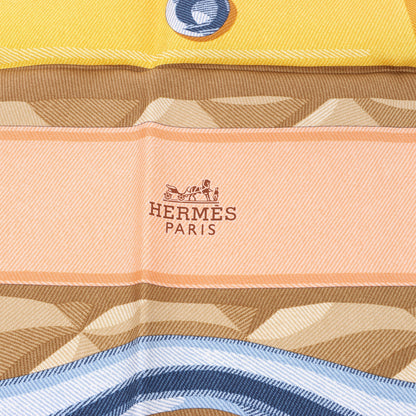 Hermès Carré 90 "BEAUTE COMPOSEE" Silk handkerchief in Green