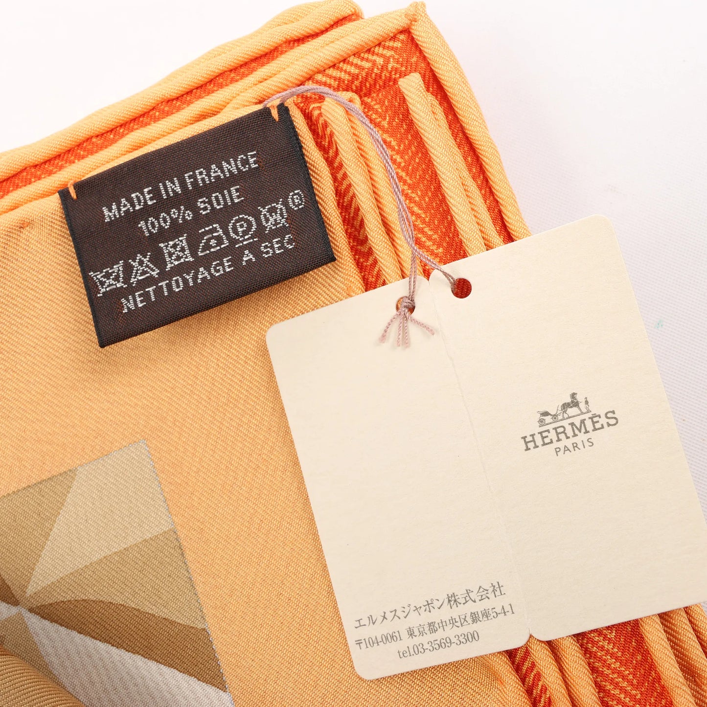 Hermès Carré 90 "BEAUTE COMPOSEE" Silk handkerchief in Orange