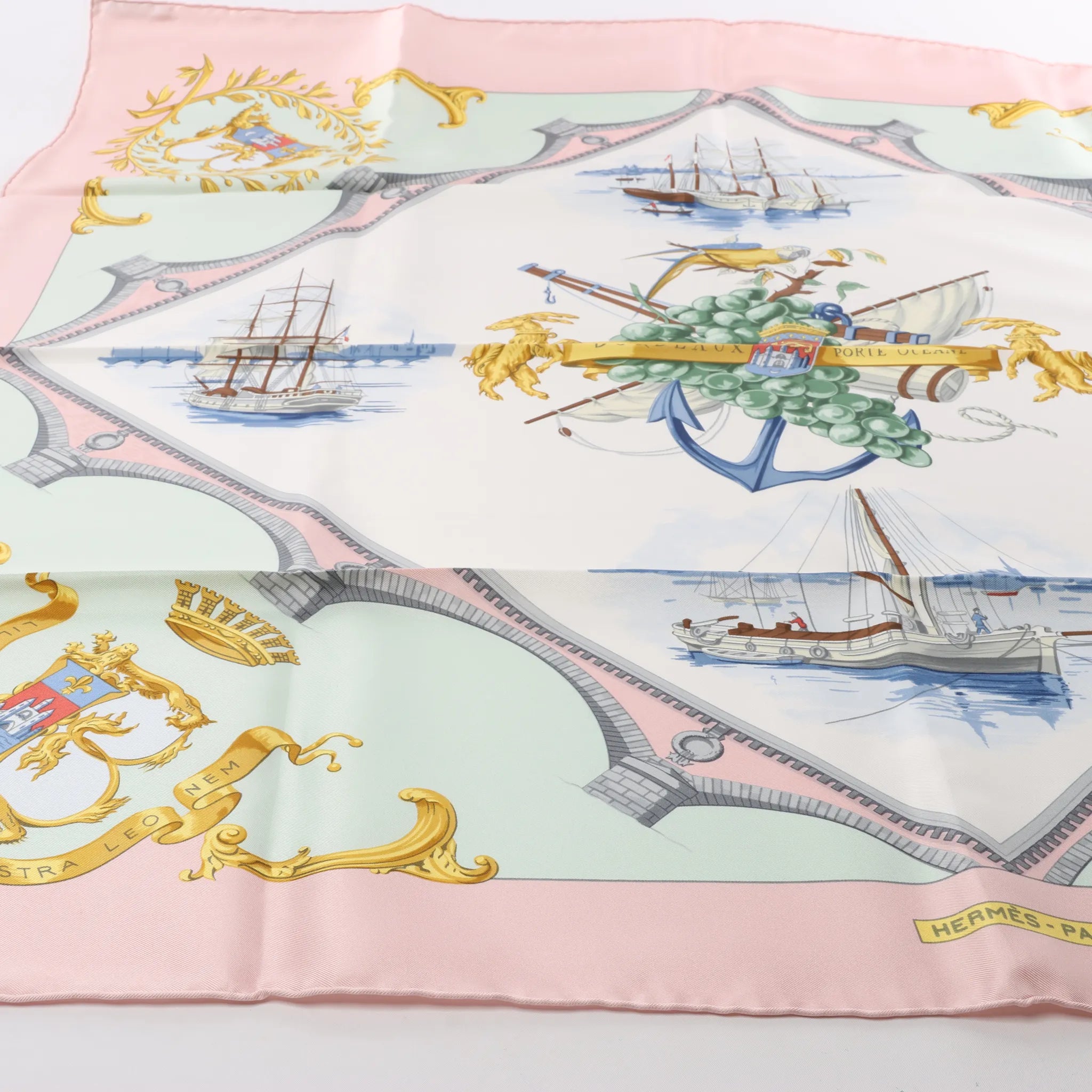 Hermès Carré 90 "BORDEAUX PORTE OCEANE" Silk handkerchief in Pink