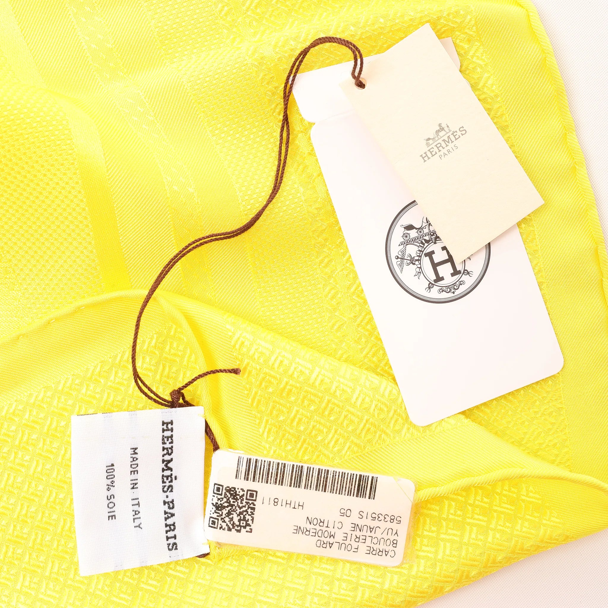 Hermès Carré 90 "BOVCLERIE MODERNE" Silk handkerchief in Yellow