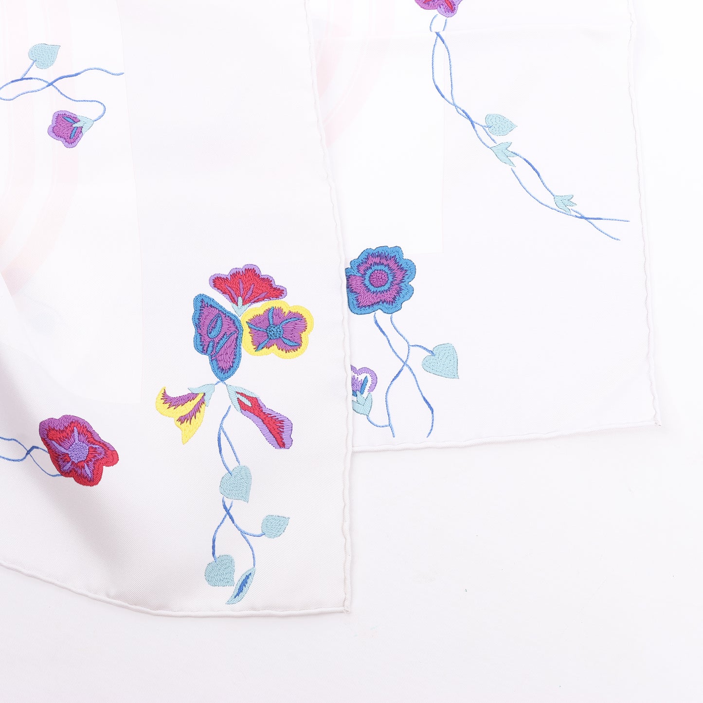Hermès Carré 90 "BRIDES de GALA" 100% Silk Scarf in White