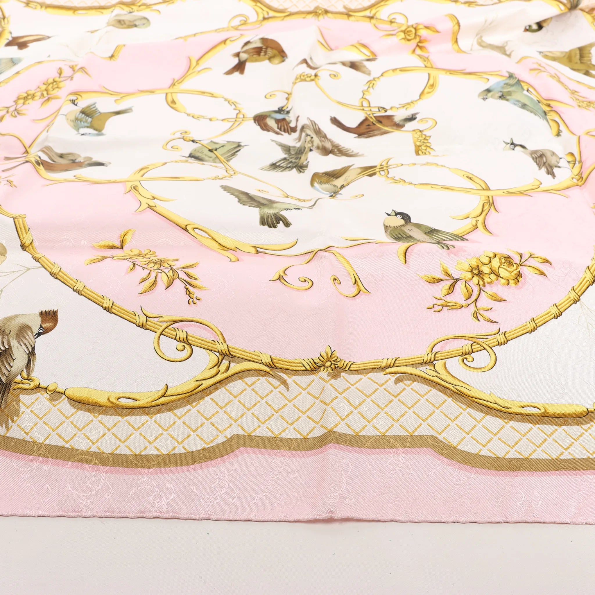 Hermès Carré 90 "La Cle des Champs" Silk handkerchief in Pink