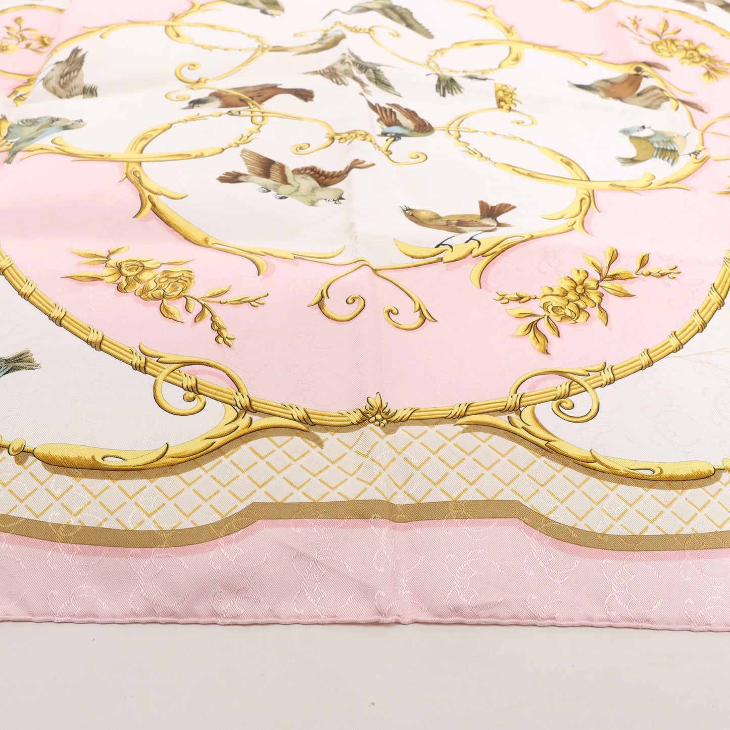 Hermès Carré 90 "La Clé des Champs" Mouchoir en soie en rose