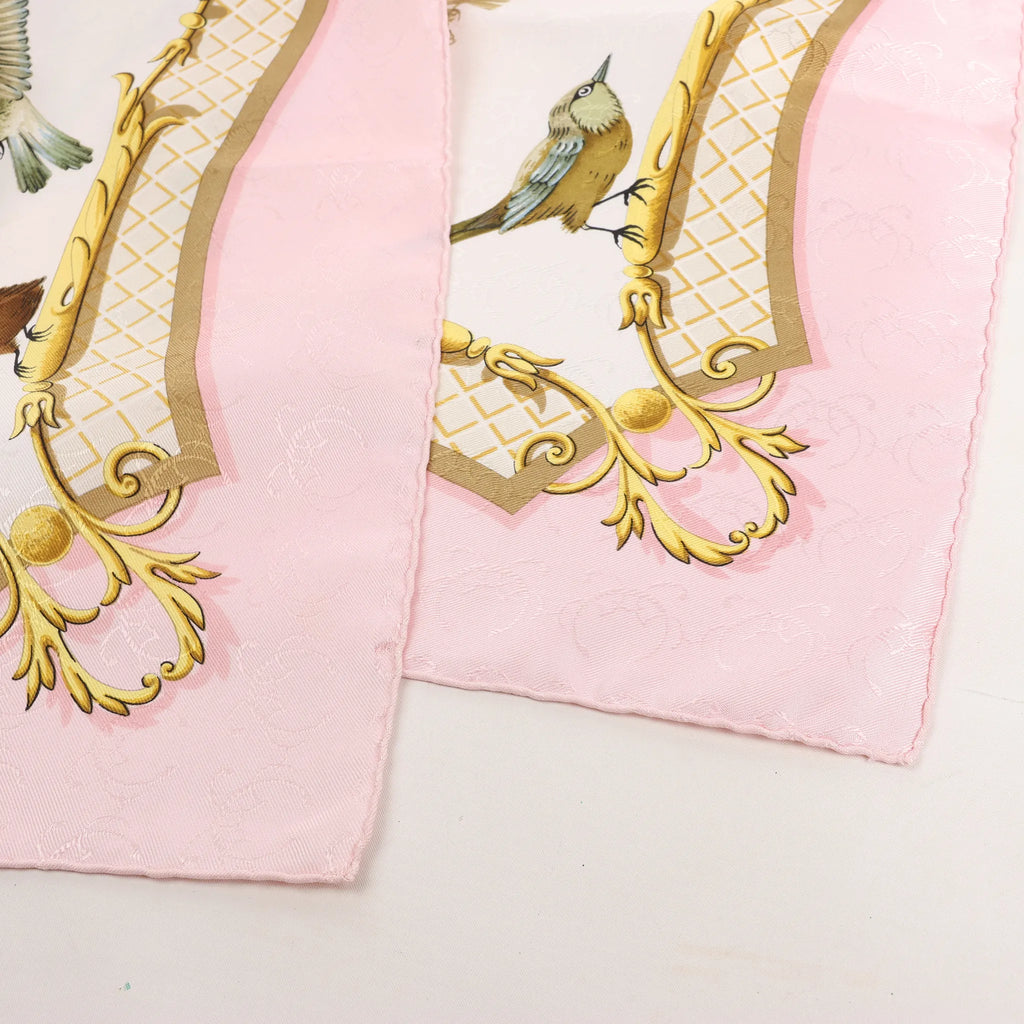 Hermès Carré 90 "La Cle des Champs" Silk handkerchief in Pink