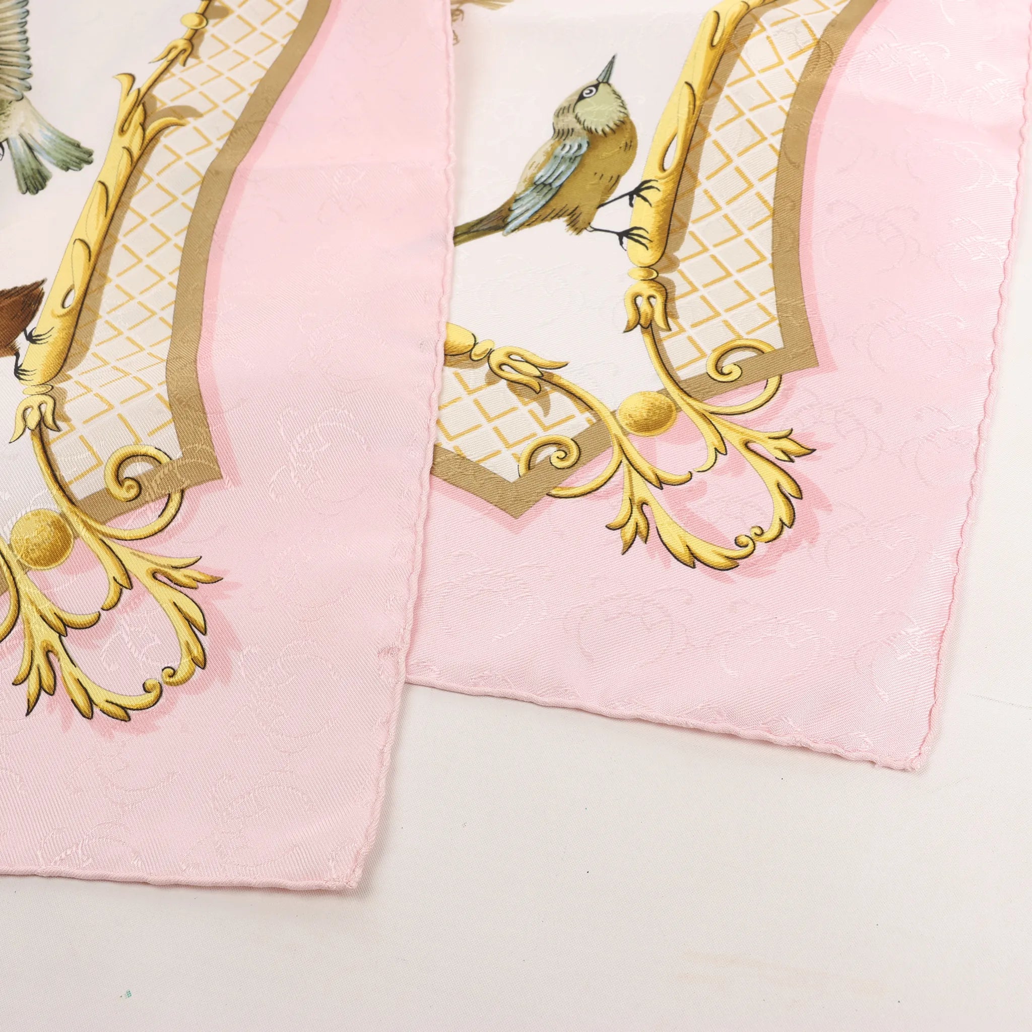 Hermès Carré 90 "La Cle des Champs" Silk handkerchief in Pink
