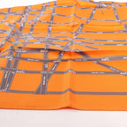 Hermès Carré 90 "Bolduc Ribbon" Pañuelo de seda en naranja