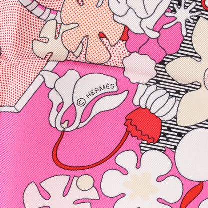 Hermès Carré 90 "CA DECOIFFE" Silk handkerchief in Pink