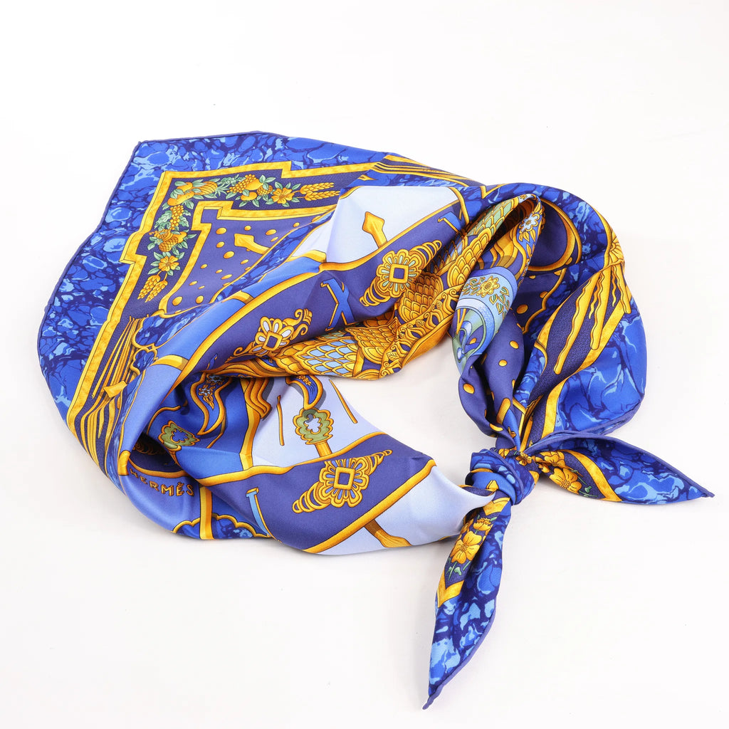 Hermès Carré 90 "CARPE DIEM" Silk handkerchief in Blue