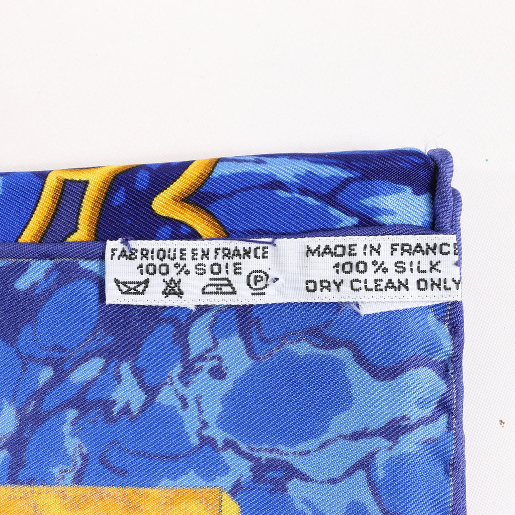 Hermès Carré 90 "CARPE DIEM" Silk handkerchief in Blue