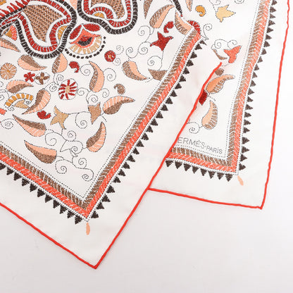 Hermès Carré 90 "CARRE KANTHA" Silk handkerchief in Ecru
