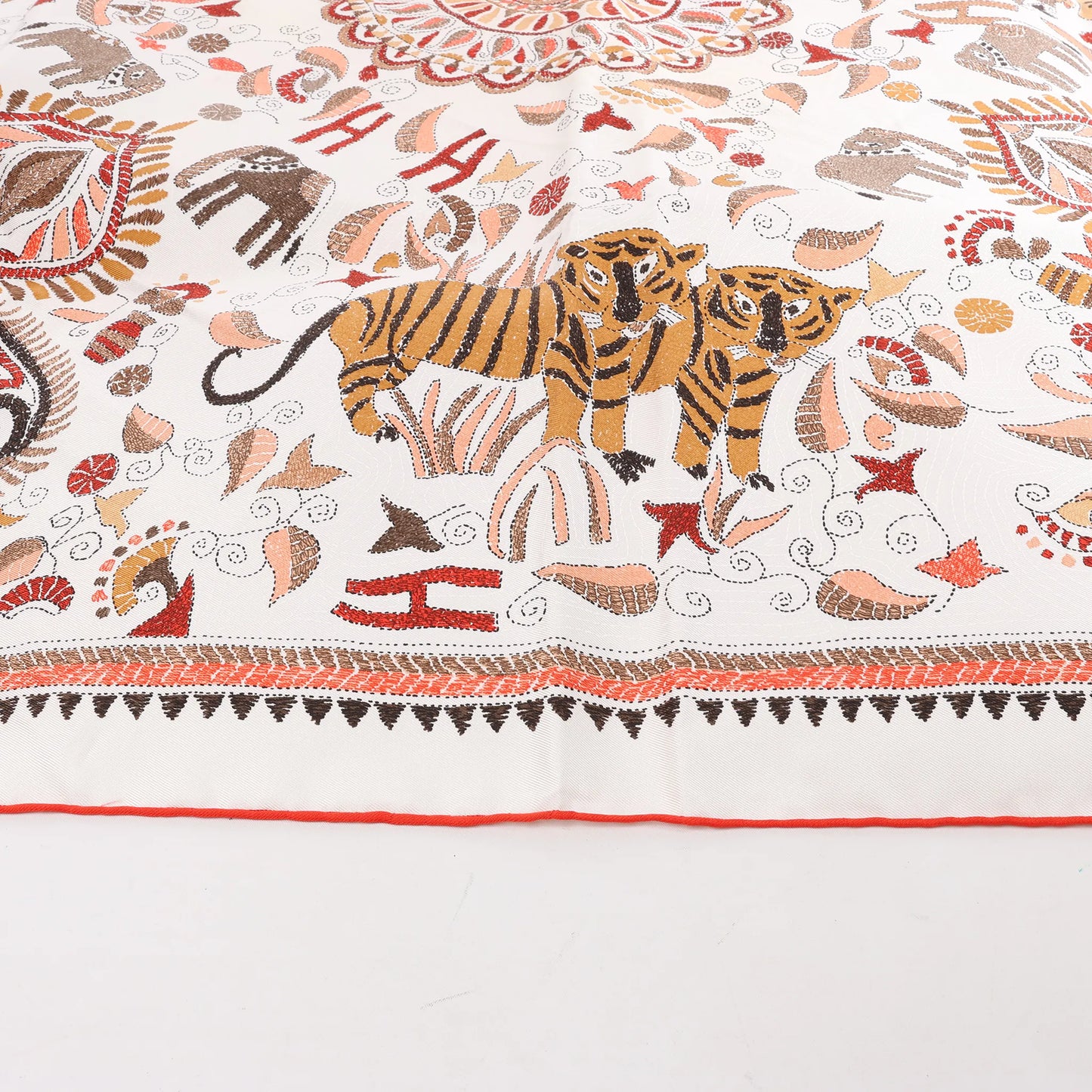 Hermès Carré 90 "CARRE KANTHA" Silk handkerchief in Ecru