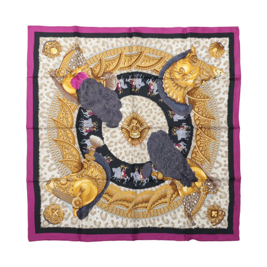 Hermès Carré 90 "CASQUES et PLUMETS" Foulard 100% Soie en Violet