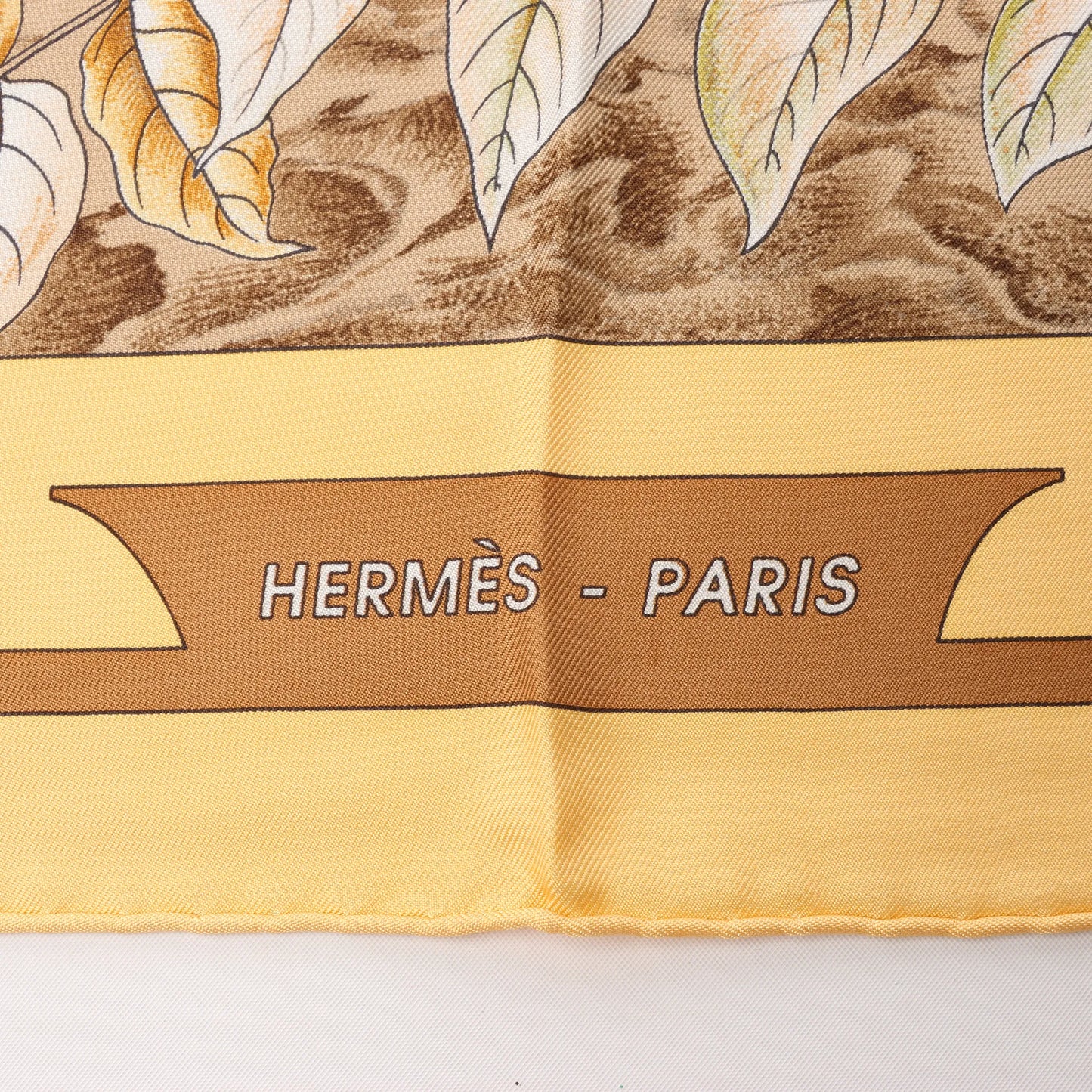 Hermès Carré 90 "CASSE NOISETTE" Silk handkerchief in Yellow