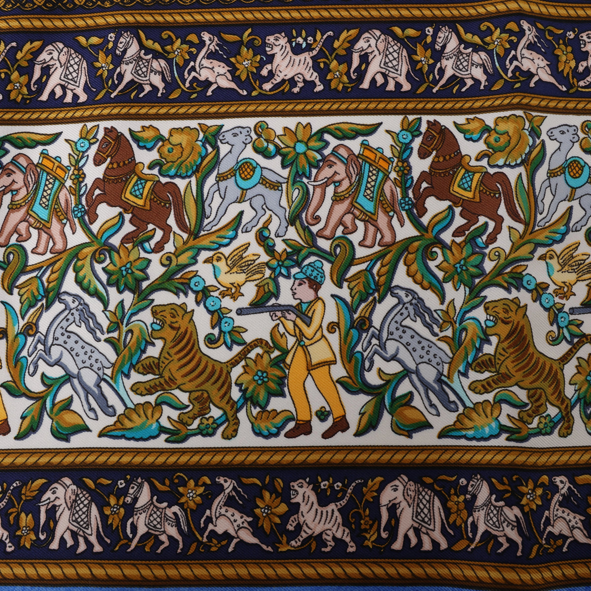 Hermès Carré 90 "CHASSE en INDE" Silk handkerchief in Blue