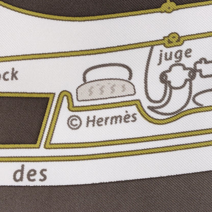 Hermès Carré 90 "CHEVAL DE COURSES" Silk handkerchief in Gray