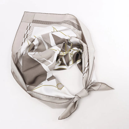 Hermès Carré 90 "CHEVAL DE COURSES" Silk handkerchief in Gray