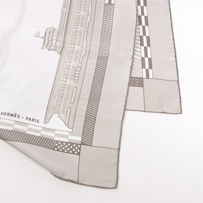 Hermès Carré 90 "CHEVAL DE COURSES" Silk handkerchief in Gray