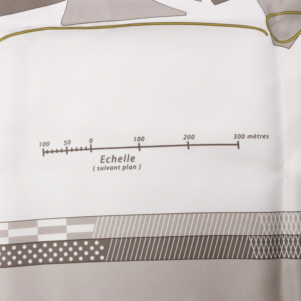 Hermès Carré 90 "CHEVAL DE COURSES" Silk handkerchief in Gray