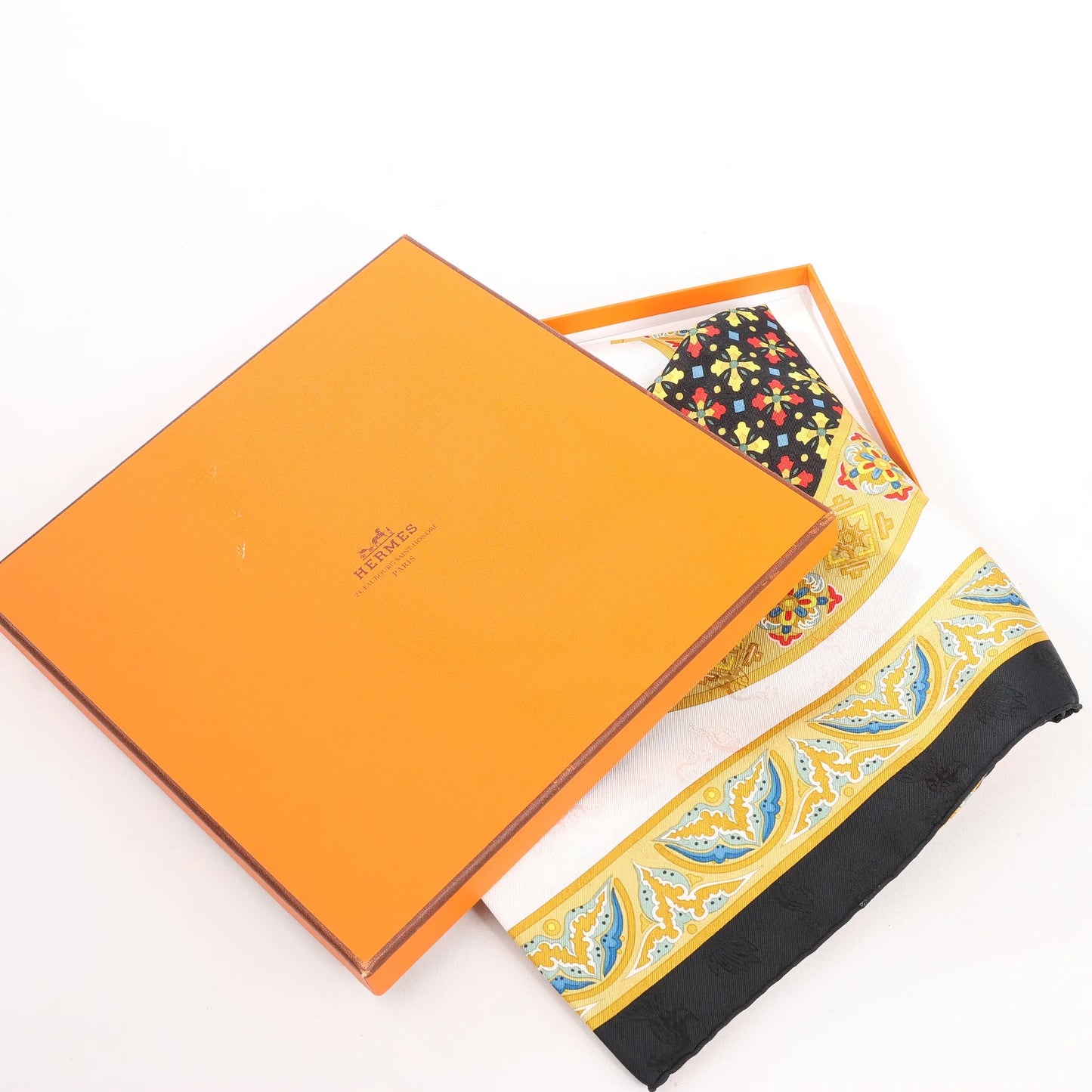 Hermès Carré 90 "CIELS BYZANTINS" Silk handkerchief in Black x Gold