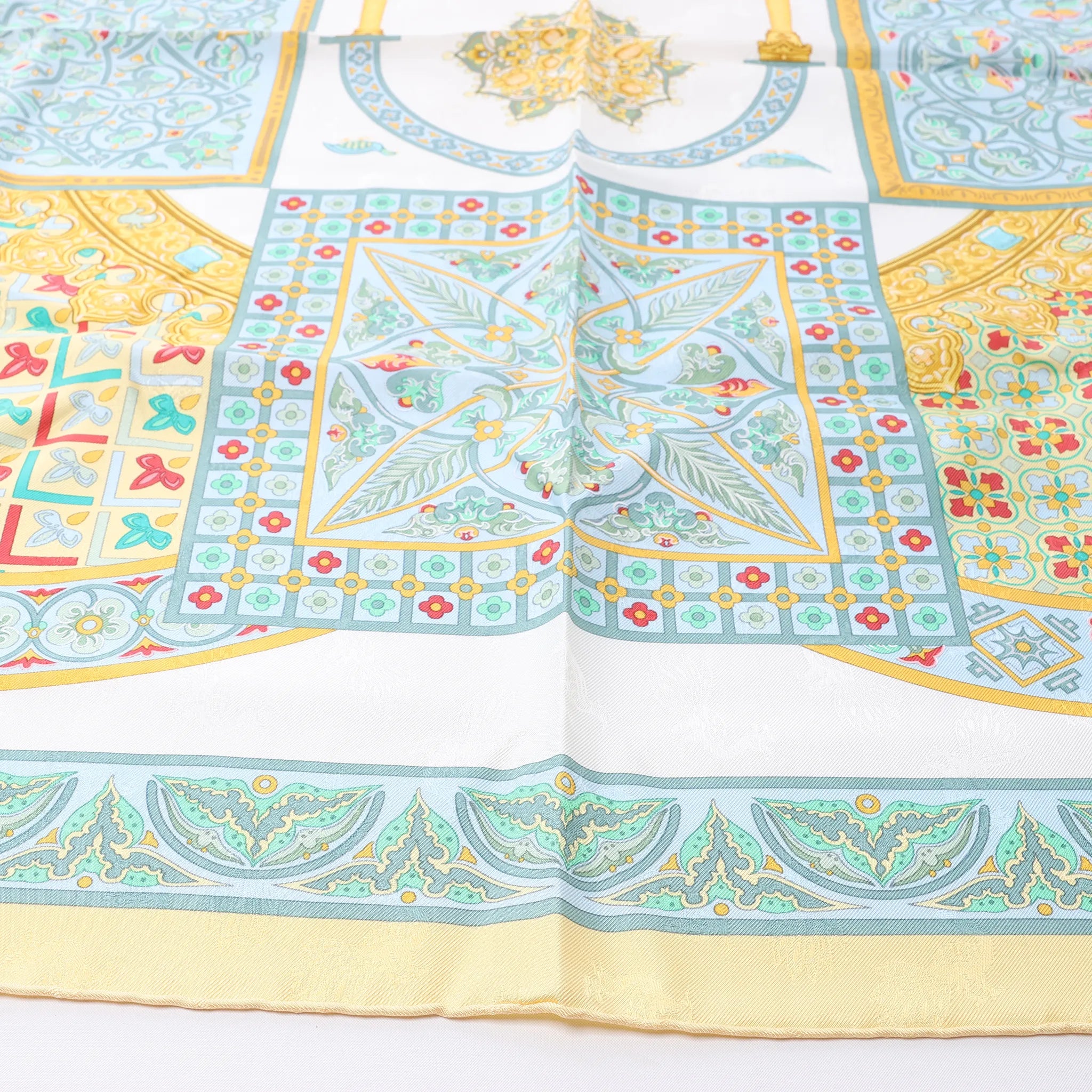 Hermès Carré 90 "CIELS BYZANTINS" Silk handkerchief in Yellow