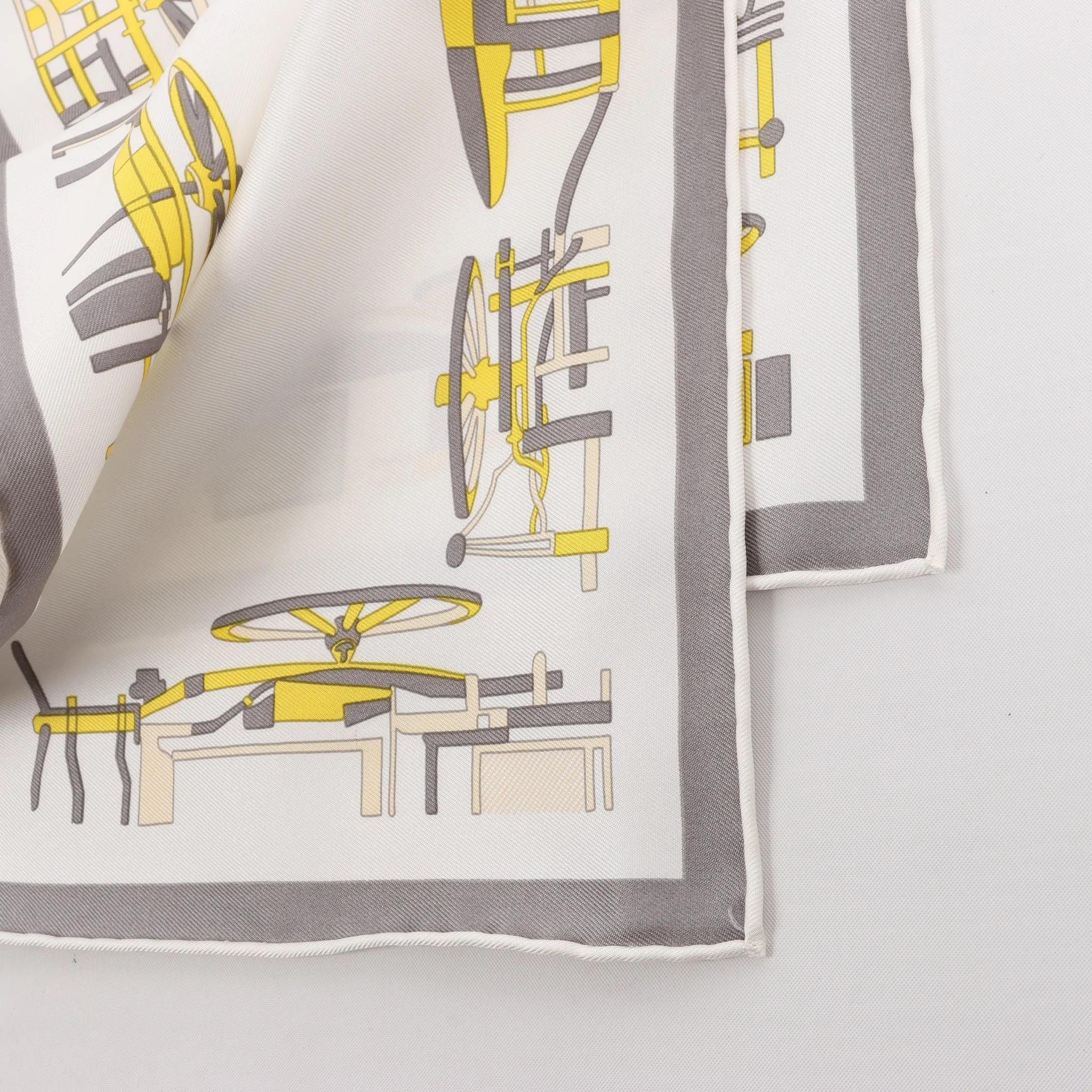 Hermès Carré 90 "COMPLICATION EQUESTR" Silk handkerchief in Gray x Yellow