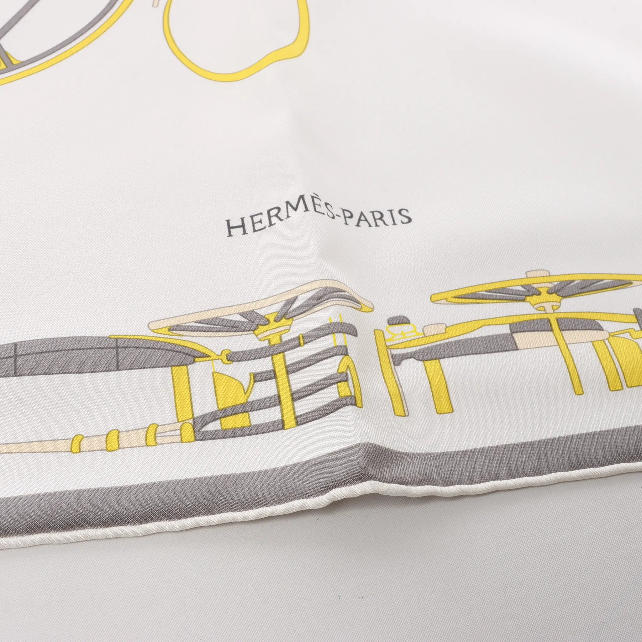 Hermès Carré 90 "COMPLICATION EQUESTR" Silk handkerchief in Gray x Yellow
