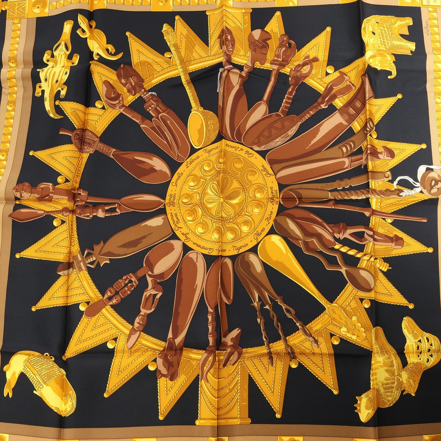 Hermès Carré 90 "CUILLERS D‘AFRIQUE" Silk handkerchief in Black