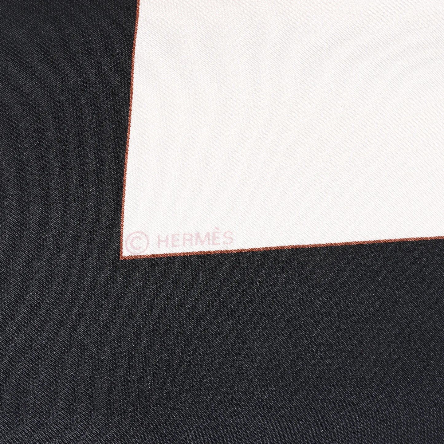 Hermès Carré 90 "CUIRS DU DESERT" Silk handkerchief in Black x Orange