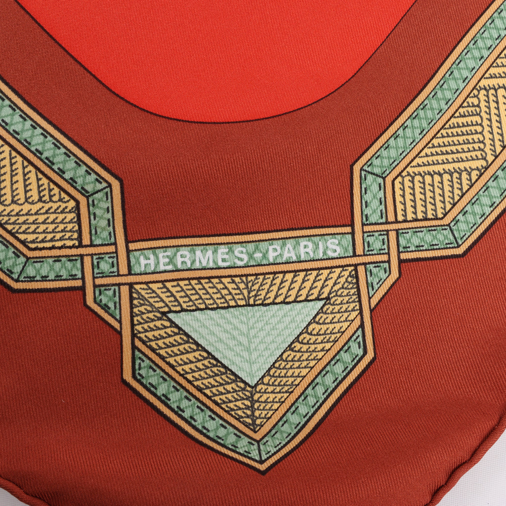 Hermès Carré 90 "CUIRS DU DESERT" Silk handkerchief in Red x Brown