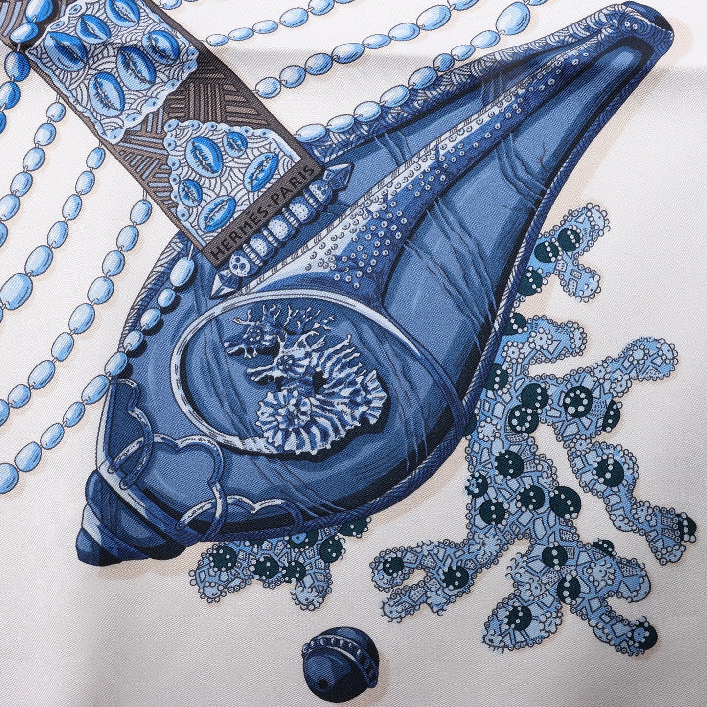 Hermès Carré 90 "Chemins de Corail" Silk handkerchief in Blue