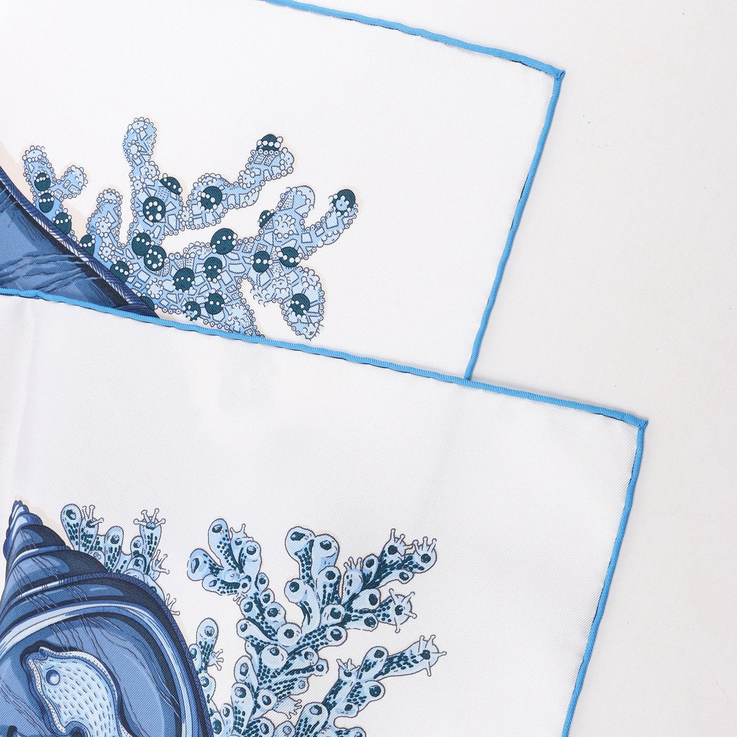 Hermès Carré 90 "Chemins de Corail" Silk handkerchief in Blue