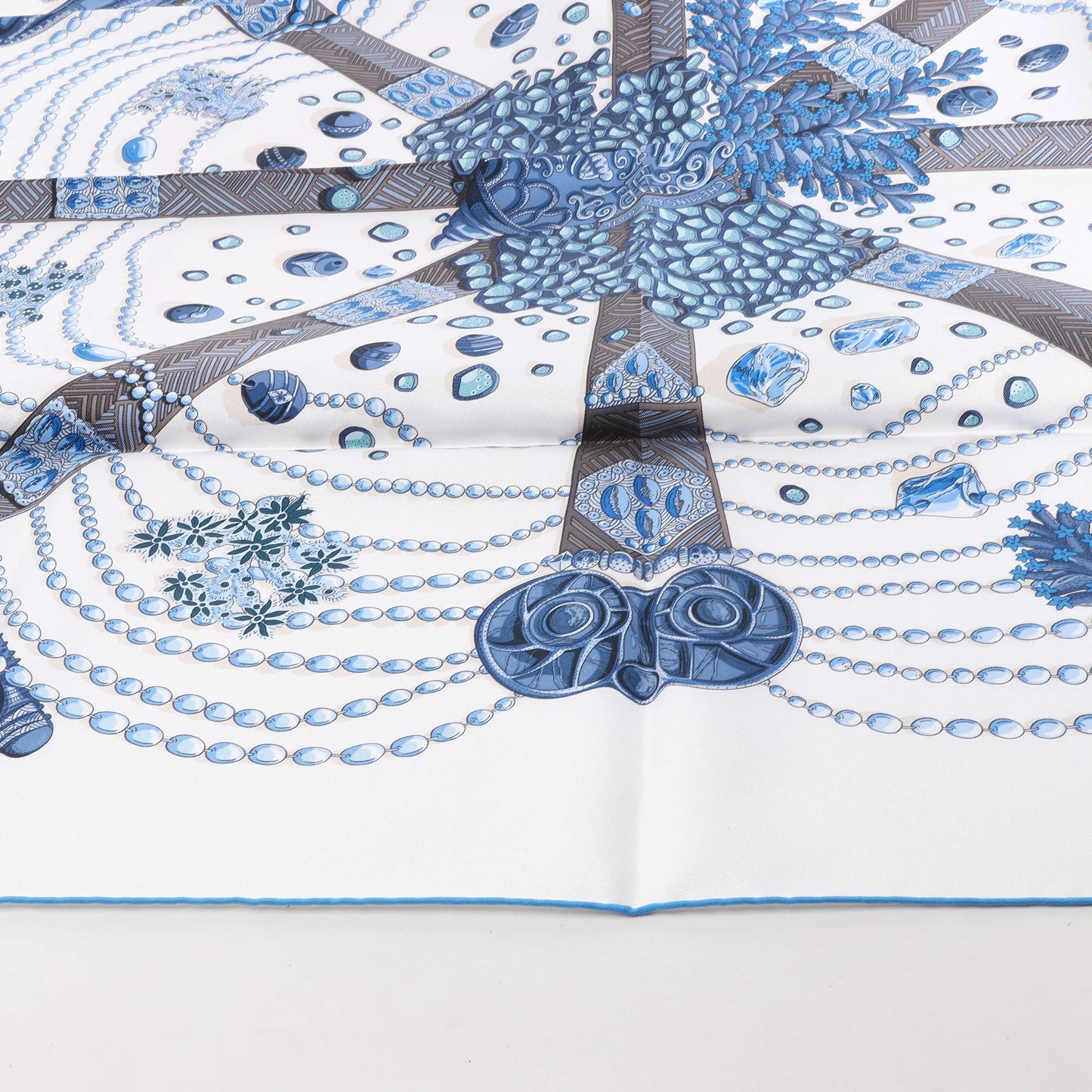 Hermès Carré 90 "Chemins de Corail" Silk handkerchief in Blue