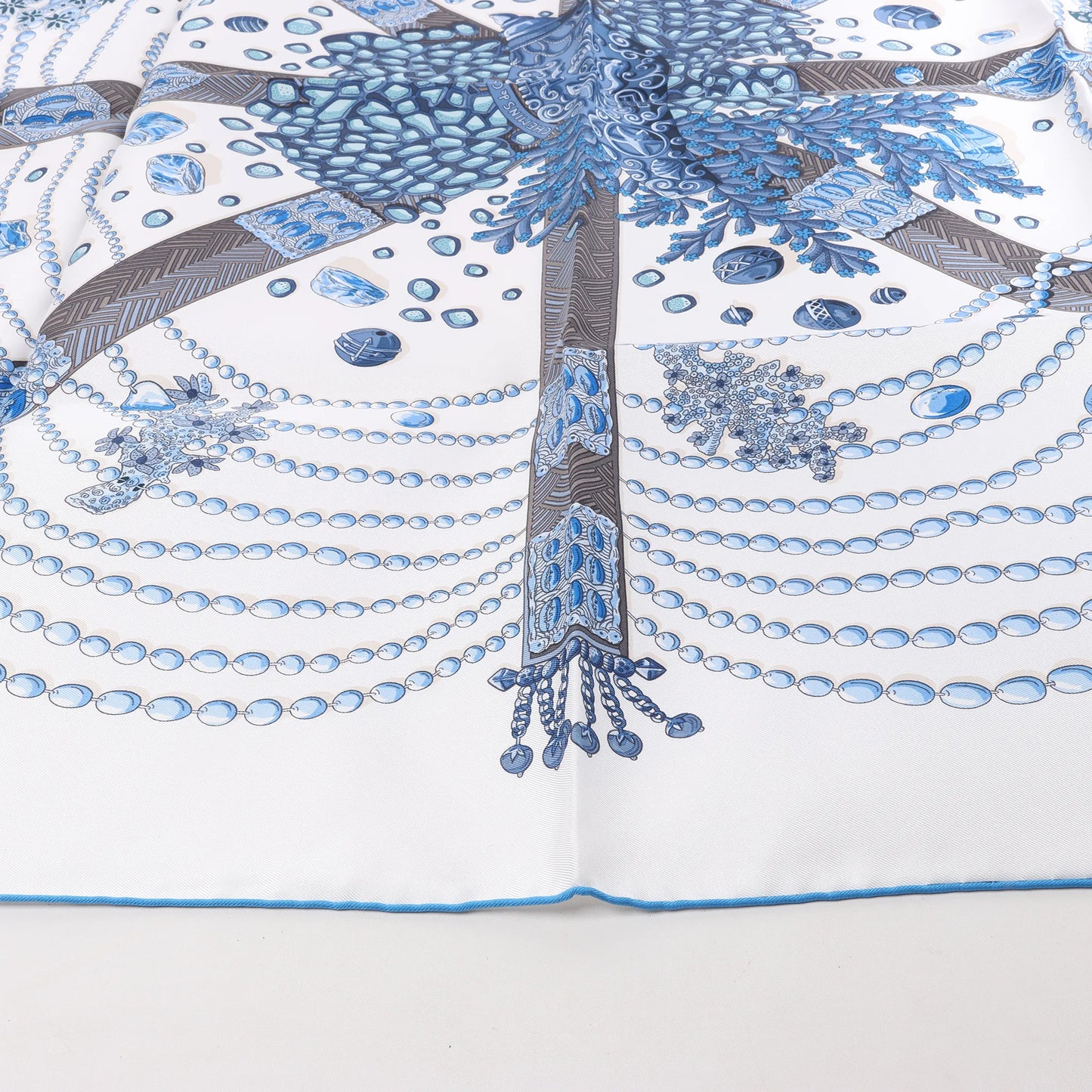 Hermès Carré 90 "Chemins de Corail" Silk handkerchief in Blue