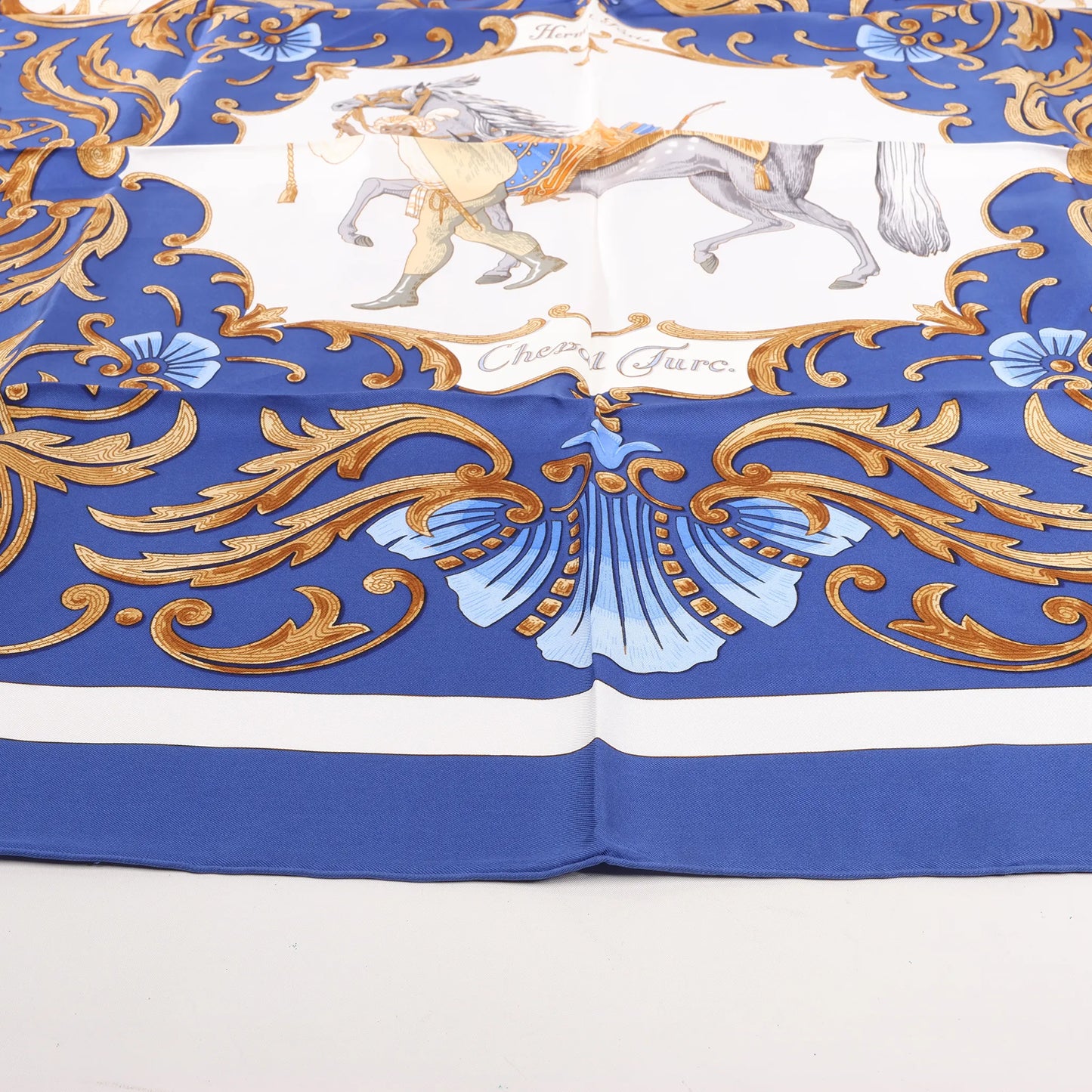 Hermès Carré 90 "Cheval Turc" Silk handkerchief in Blue