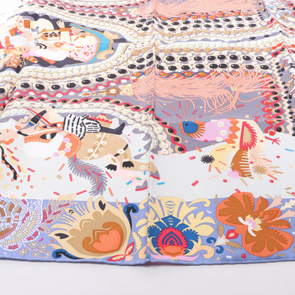 Hermès Carré 90 „Costume de Fete“ Schal aus 100 % Seide in Lila