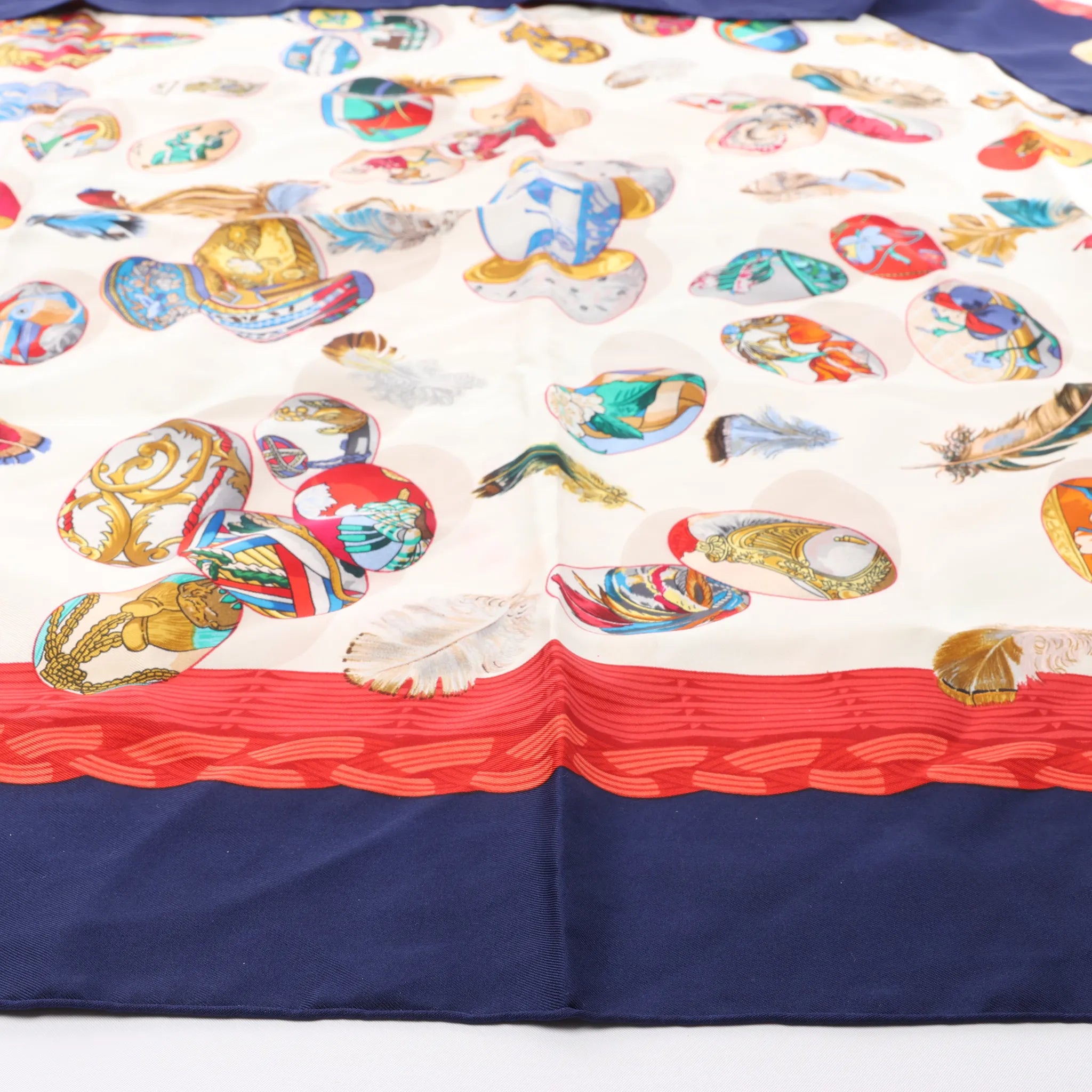 Hermès Carré 90 "Couvee d'Hermes" Silk handkerchief in Navy Blue x Red