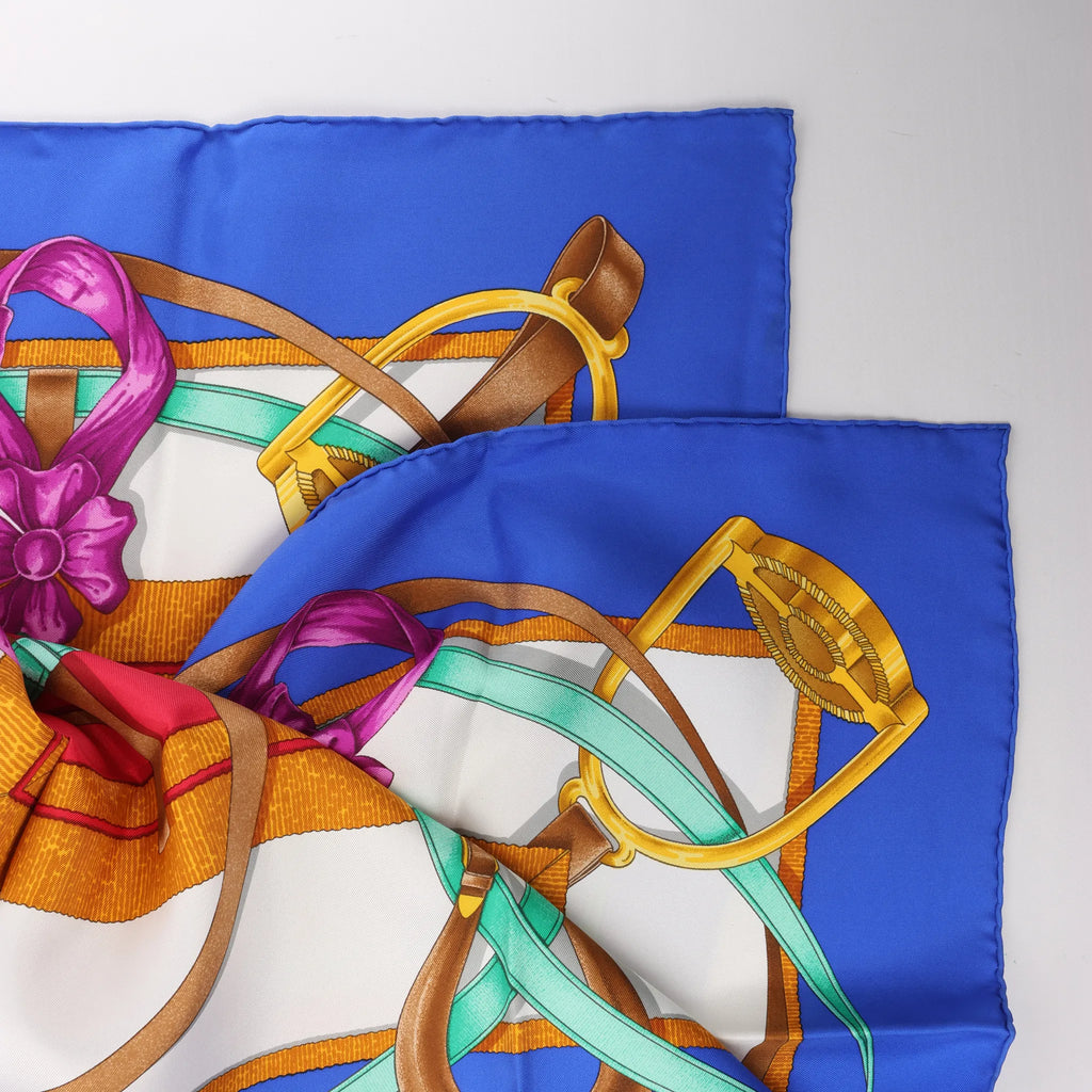Hermès Carré 90 "Crano Manage" Silk handkerchief in Blue x Red