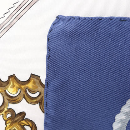 Hermès Carré 90 „Cuivreries“ Seidentaschentuch in Marineblau x Weiß