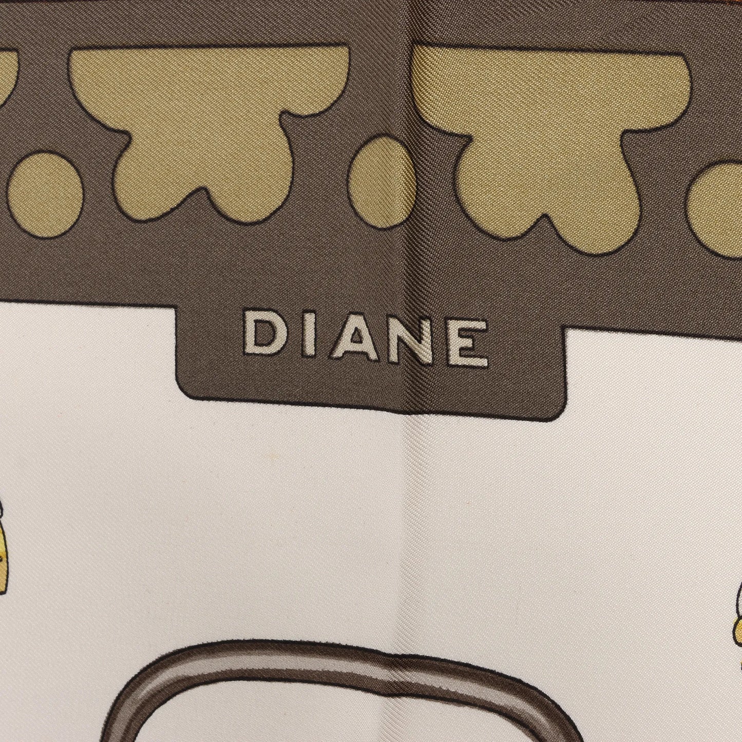 Hermès Carré 90 "DIANE Gunshot" Silk handkerchief in Brown