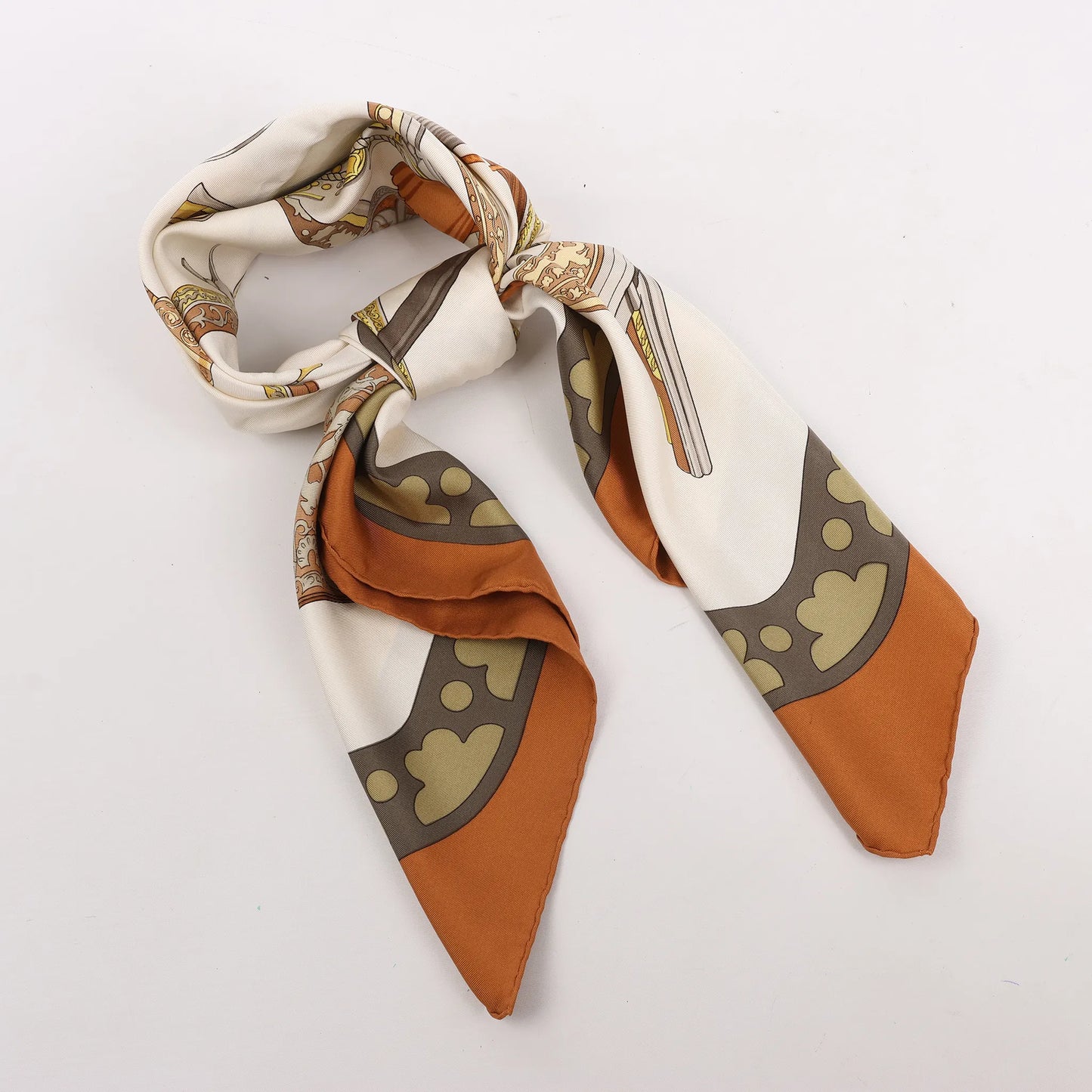 Hermès Carré 90 "DIANE Gunshot" Silk handkerchief in Brown