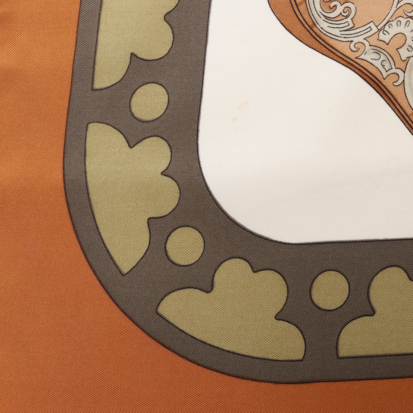 Hermès Carré 90 "DIANE Gunshot" Silk handkerchief in Brown