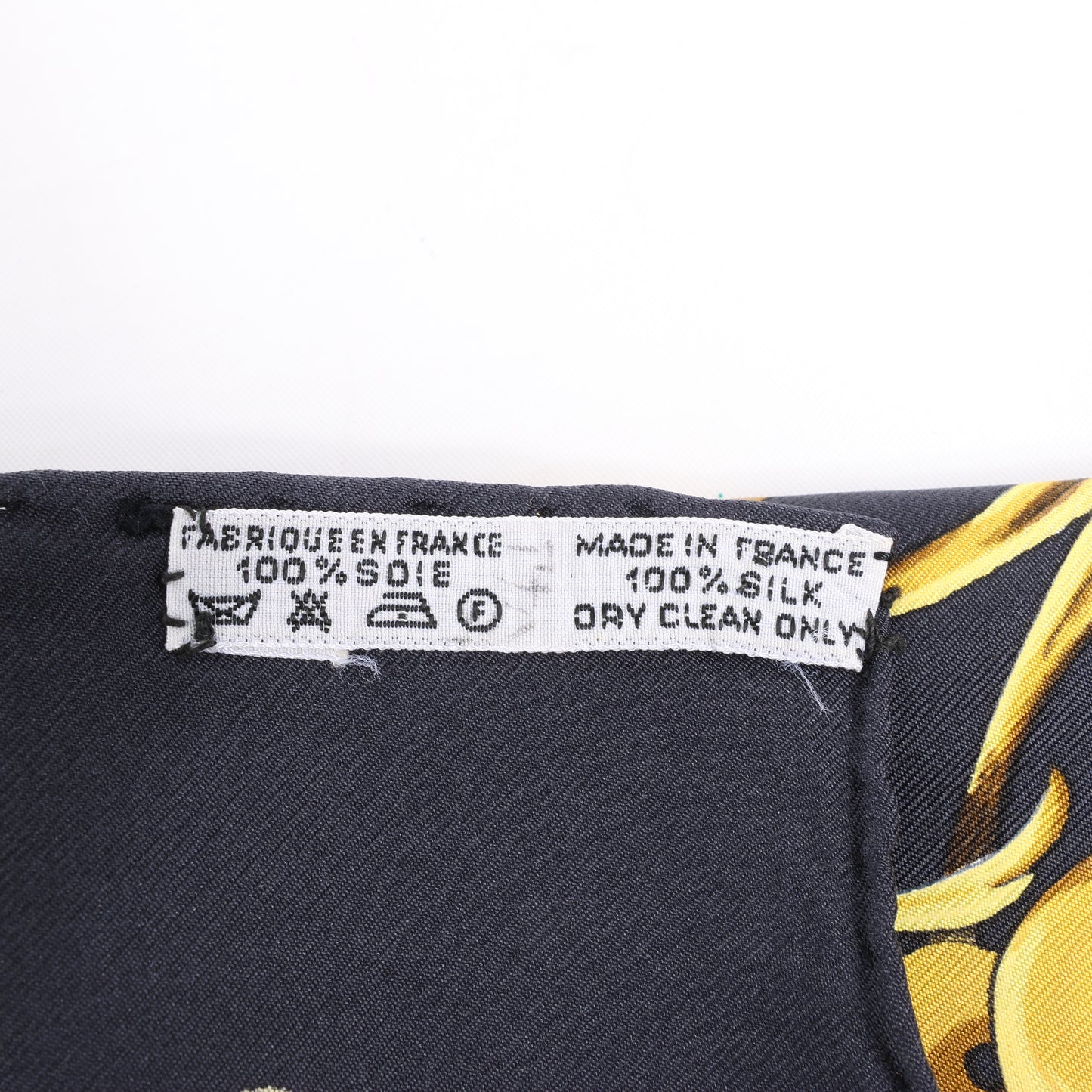 Hermès Carré 90 " DIES ET HORE" Silk handkerchief in Black