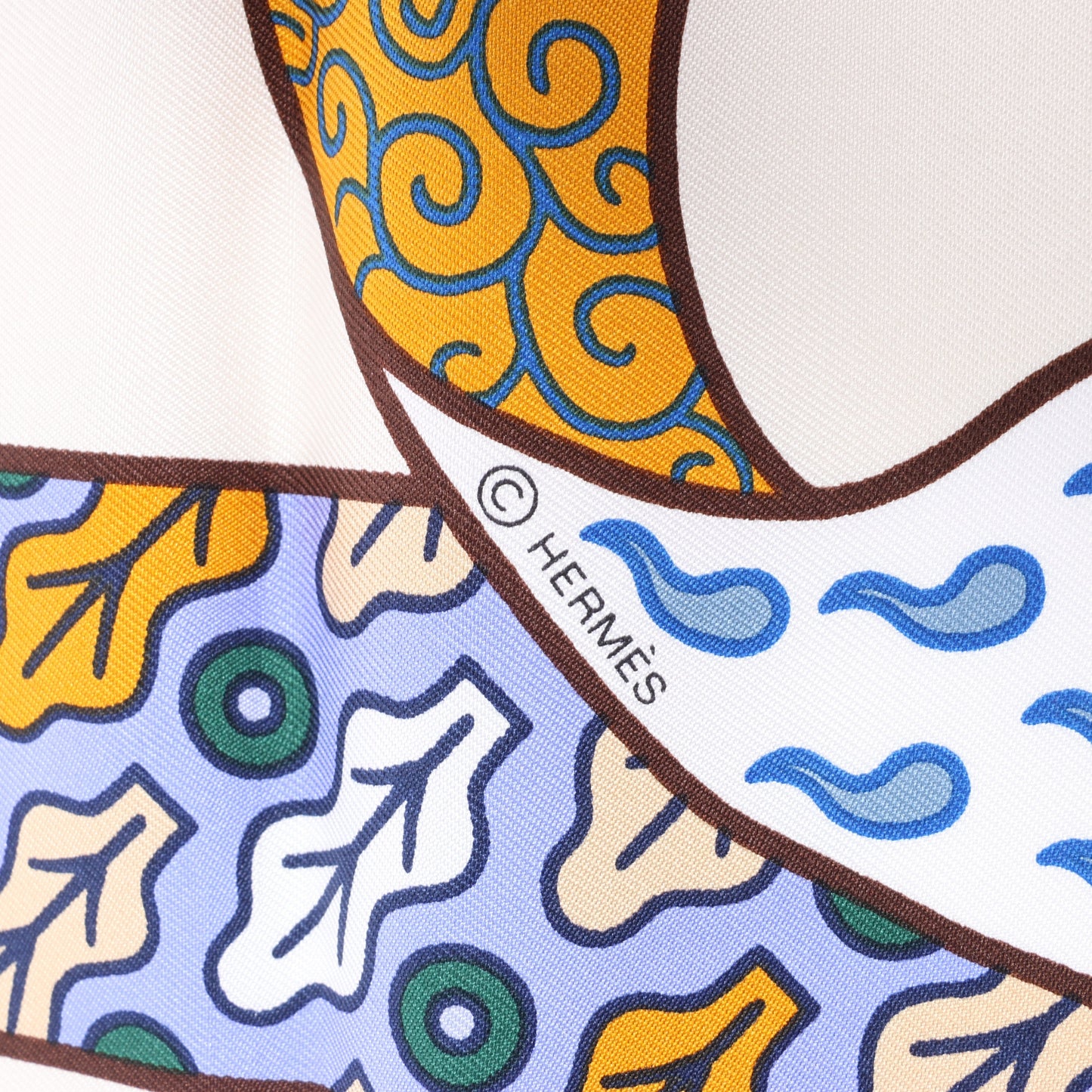 Hermès Carré 90 "DUELS ONIRIQUES" Silk handkerchief in Multicolor