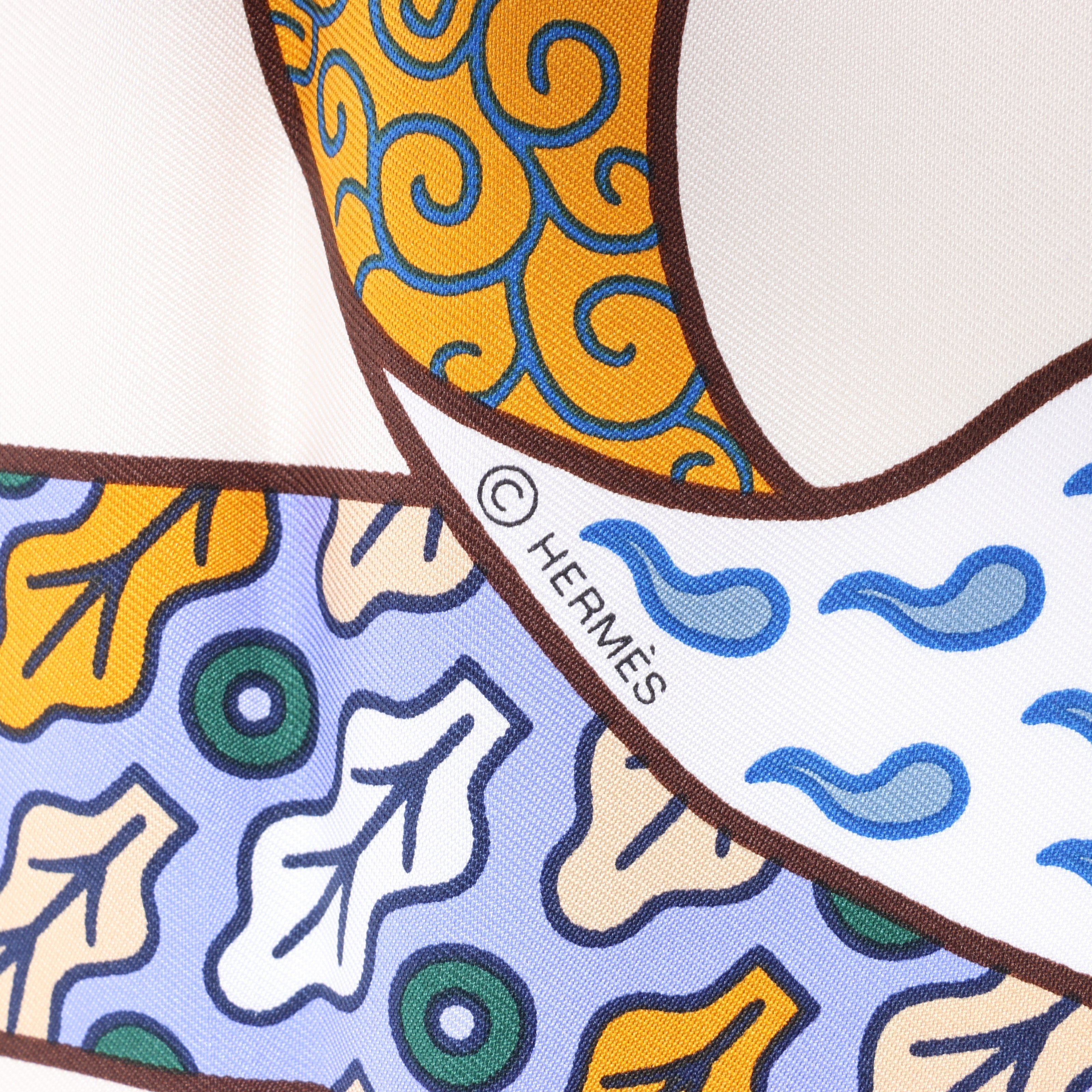 Hermès Carré 90 "DUELS ONIRIQUES" Silk handkerchief in Multicolor