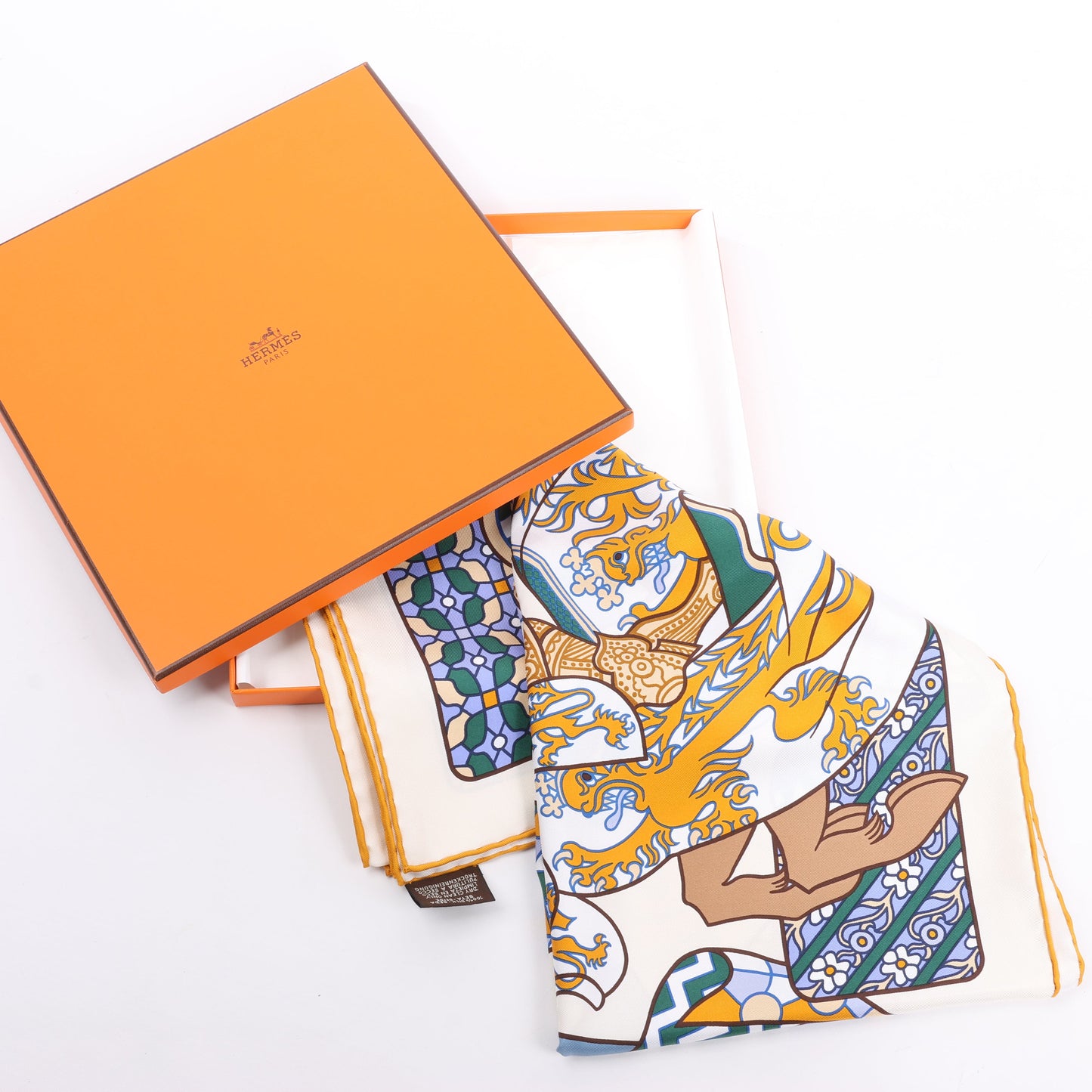 Hermès Carré 90 "DUELS ONIRIQUES" Silk handkerchief in Multicolor